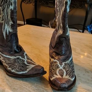 Exquisite corral winged western boots 8.5